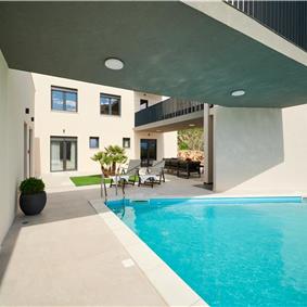 6 bedroom villa with heated pool near Omis, sleeps 12